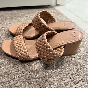 Neutral colored size 7 1/2 Sandals